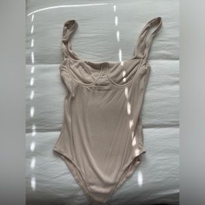 Princess Polly tan bodysuit! Size small. Never worn.